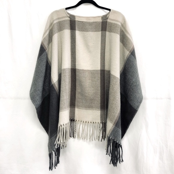 Universal Thread Sweaters - Universal Thread Plaid Herringbone Poncho